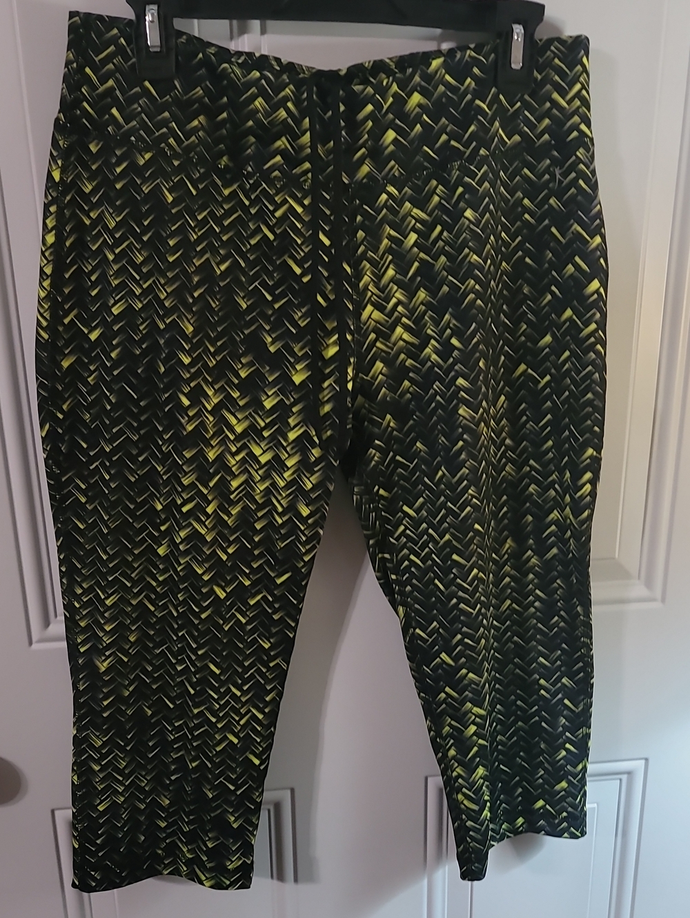 Danskin Now Black & Neon Yellow Patterned Capris